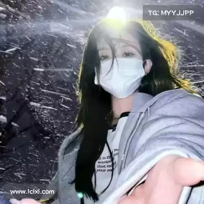 邹朵千